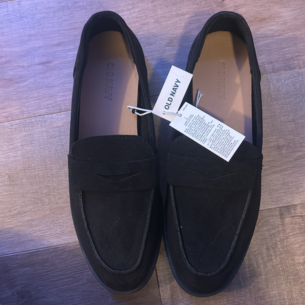 Old Navy Women’s Black Suede Loafers - Picture 4 of 5